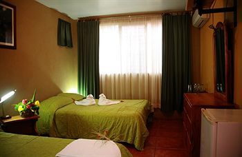 Hotel & Huetares